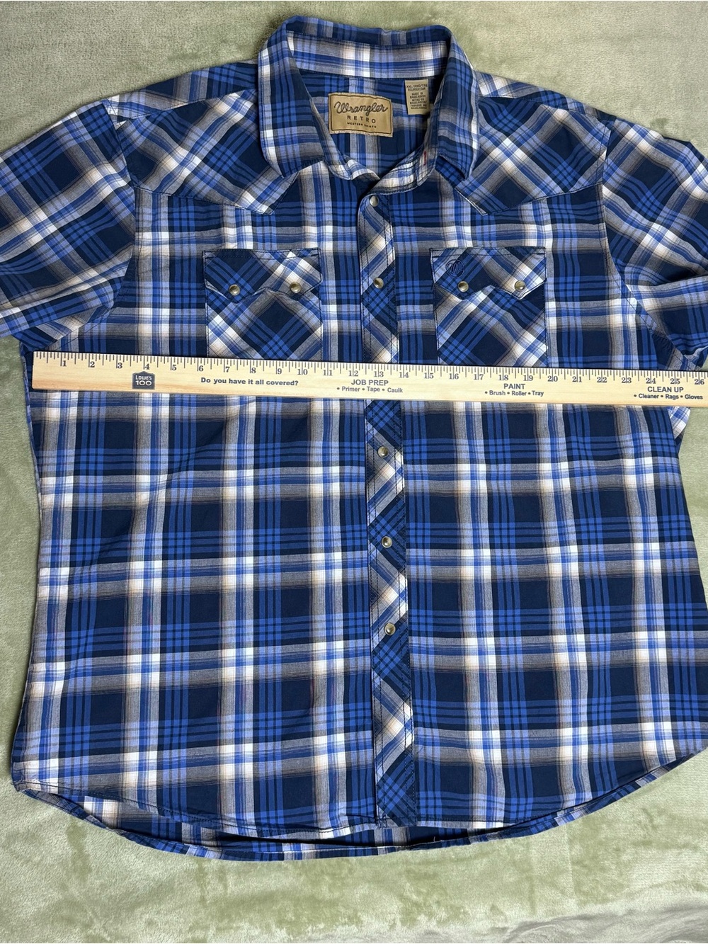 Wrangler Blue and White Plaid Short-Sleeve Button-Down - Picture 5 of 7
